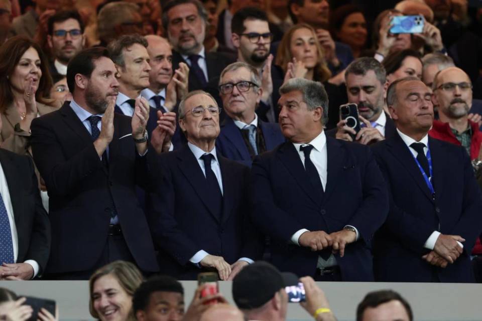 为什么皇马, 坚定地推动 为什么皇马, 坚定地推动