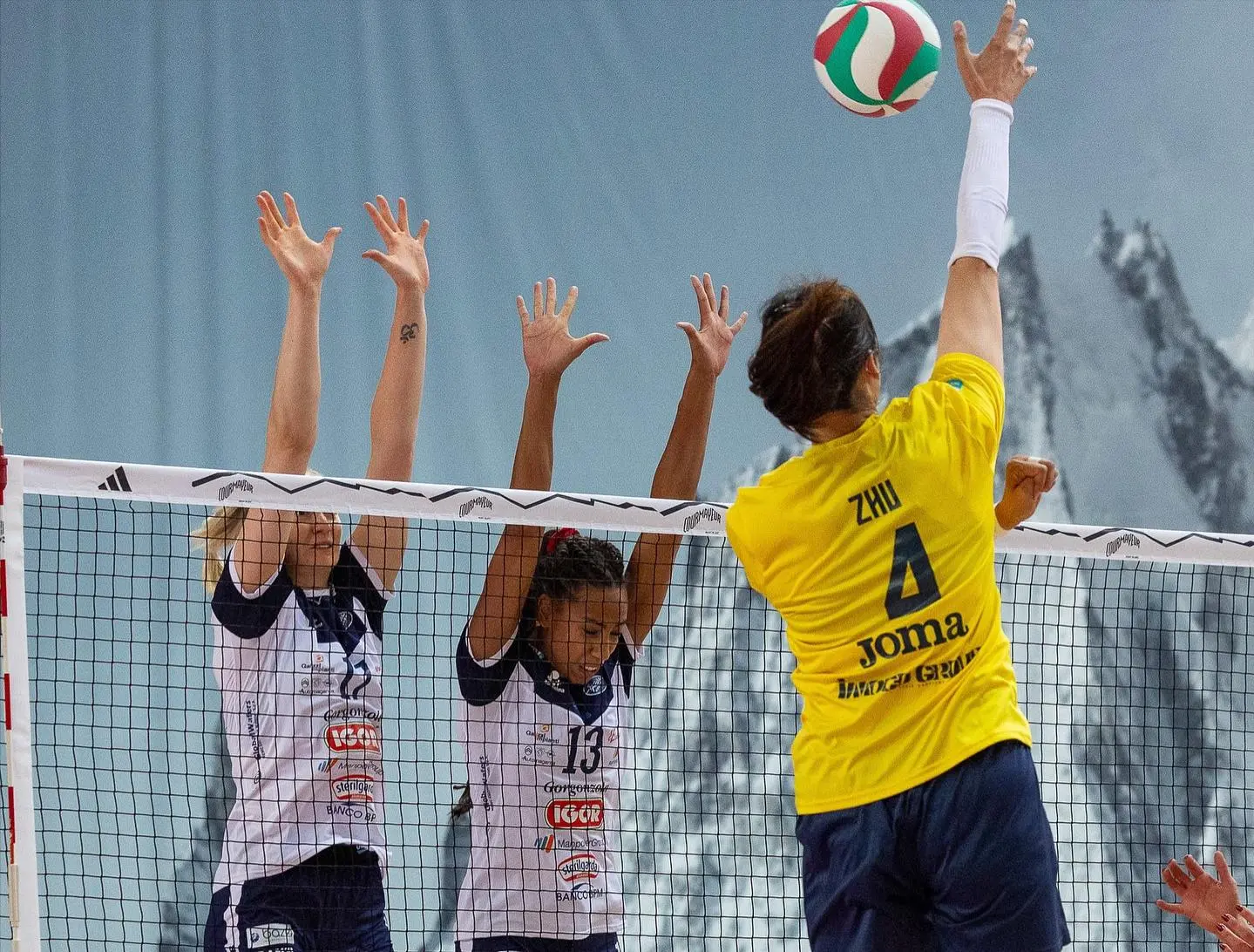 朱婷, 自身失误