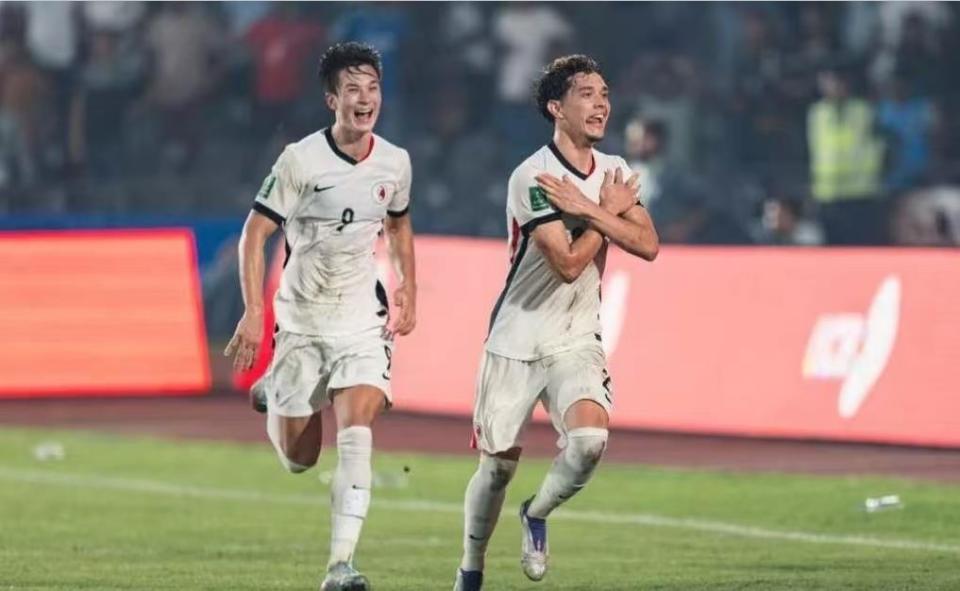 比分, 韩鹏给了李, 李小恒庆祝