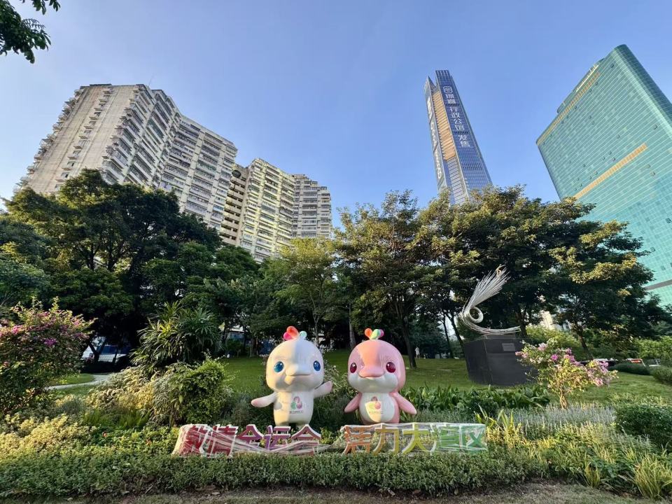 政府副区长, 在福田高铁, 方面 政府副区长, 在福田高铁, 方面