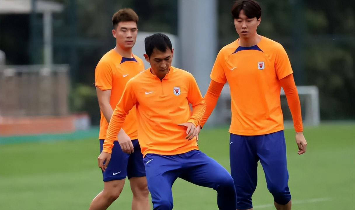 毕竟谁都不 毕竟谁都不