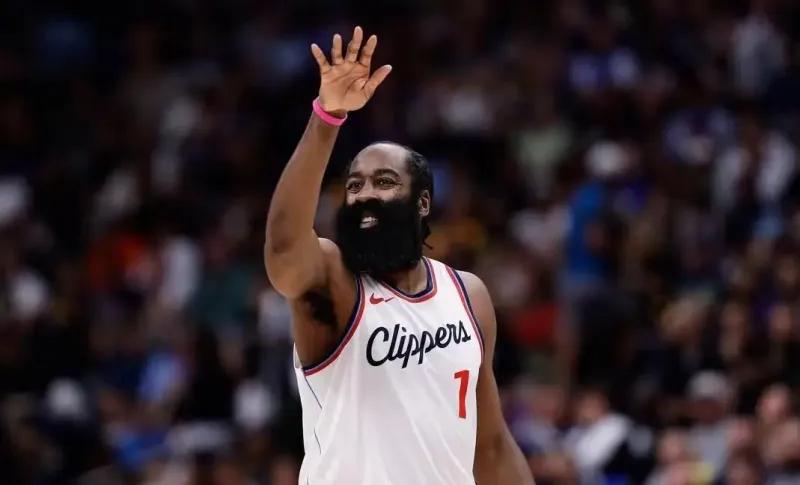 这两场比赛, 给到替补席, 伦纳德在第